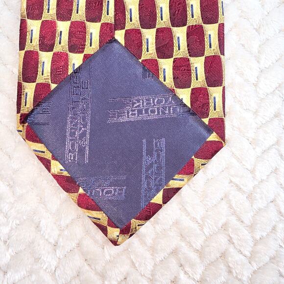 Roundtree Yorke Silk Tie Men Geometric Burgundy Gold Handmade USA Retro Preppy - Picture 5 of 5